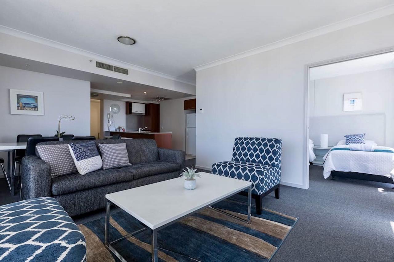 Apartment With Ocean Views Гоулд Коуст Екстериор снимка